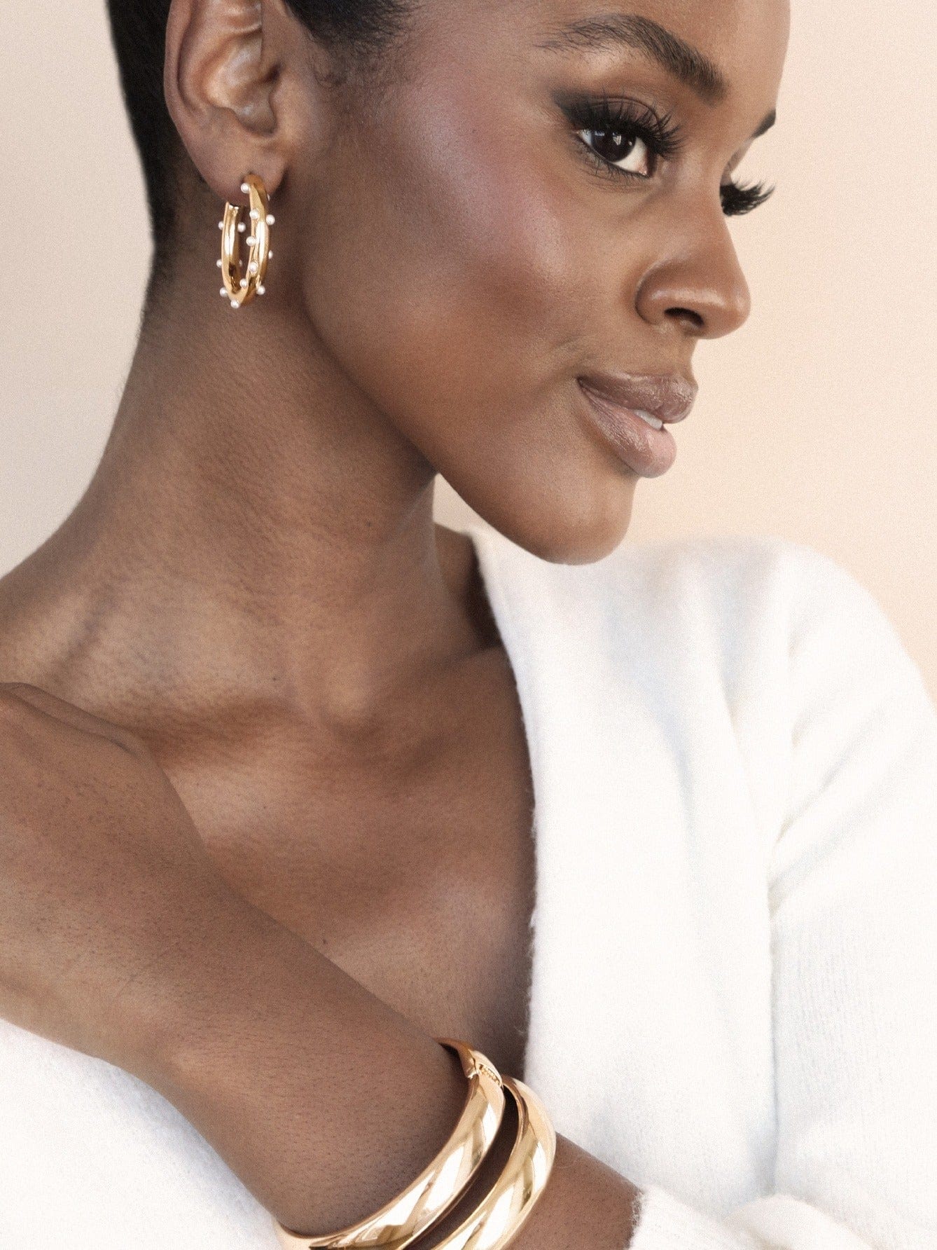 Ettika Earrings Pearl / One Size Spotted Pearl Hoop Earrings