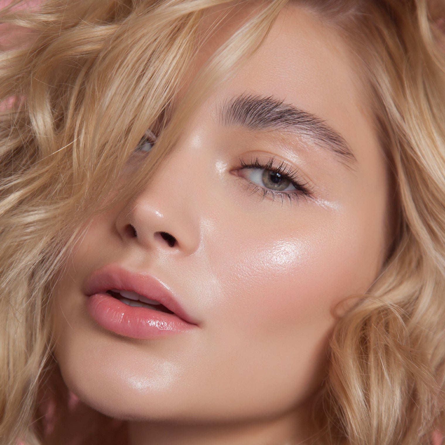 Eiluj Beauty Highlighter Sheer Glow Illuminating Lotion